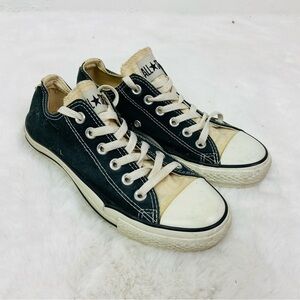 Converse classic Black and Cream Low-Top Sneakers men’s size 6 women’s size 7